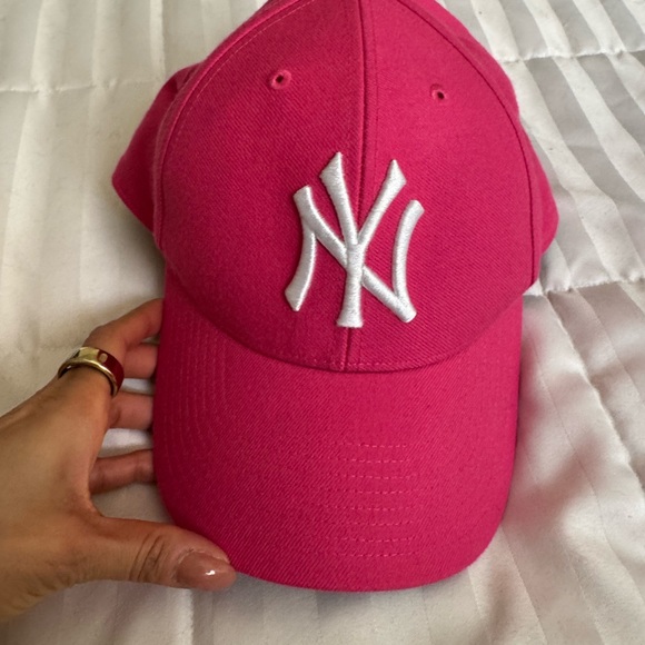 Ny Yankees Hot Pink NY Cap - Picture 1 of 4